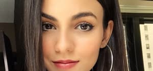 Victoria Justice selfie