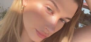 Hailey Bieber selfie