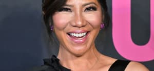 Julie Chen posing on the red carpet.