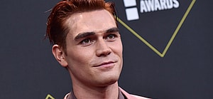 KJ Apa 2019 E! People's Choice Awards