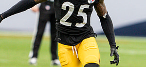Pittsburgh Steelers safety DeShon Elliott (25) drops back in coverage during NFL game