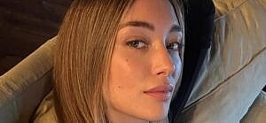 Penny Lane takes selfie