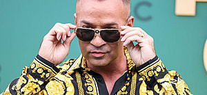 Mike "The Situation" posing on the red carpet.