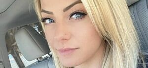 Alexa Bliss car selfie