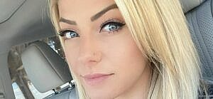 Alexa Bliss car selfie