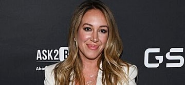 Haylie Duff posing on the red carpet.