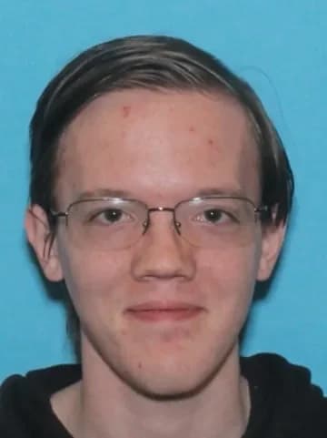 Thomas Matthew Crooks wearing glasses