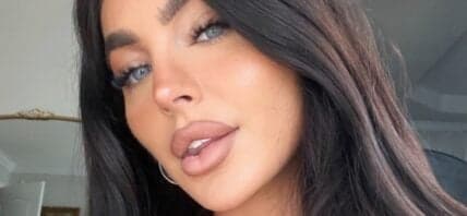 Emily Rinaudo close up