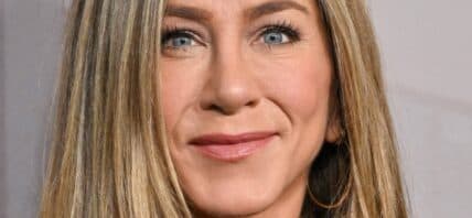 Jennifer Aniston close up