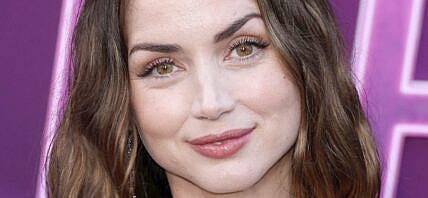 Ana de Armas close up