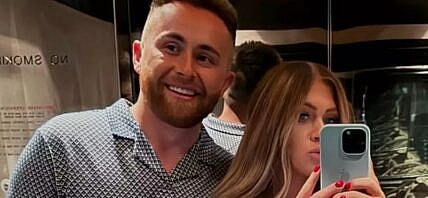 Jordan Ngatikaura and Jessi Draper mirror selfie