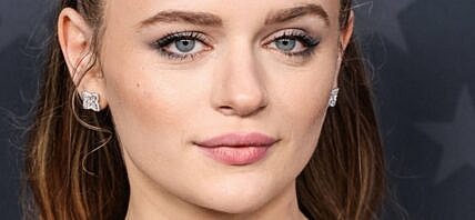 Joey King close up