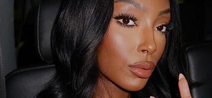 Lo from Love Overboard takes selfie