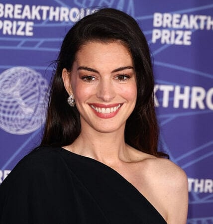 Anne Hathaway attends the 12th Breakthrough Prize in Los Angeles