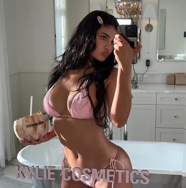 Kylie Jenner de biquíni