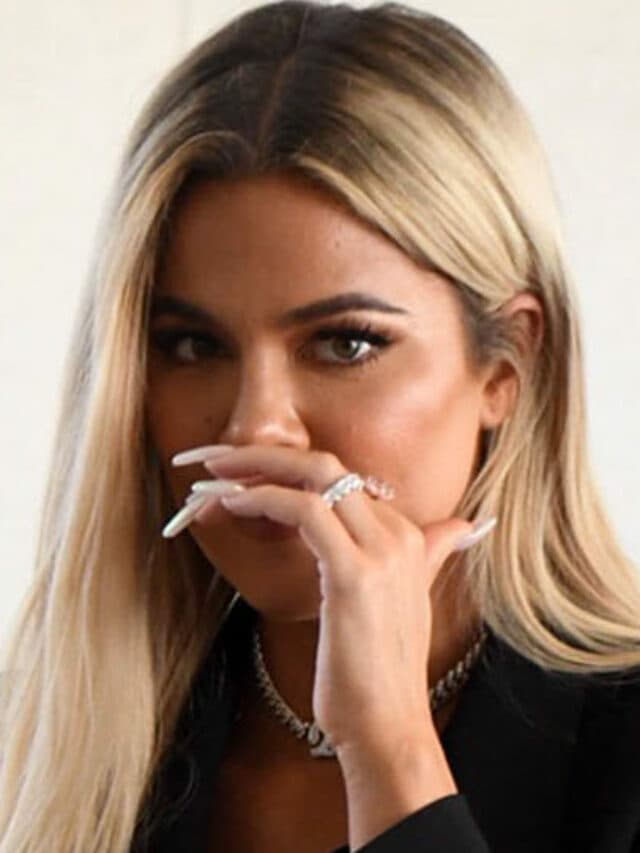 cropped-Khloe-Kardashian-Hands-Melting-Down-Internet-Zoomed-Vampire-Photos-e1643323932259.jpg