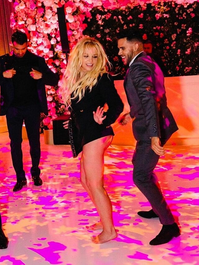 Britney shakes a pantless leg with Willie Lopez
