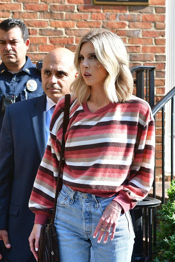 Lindsie Chrisley leaves lawyer's office