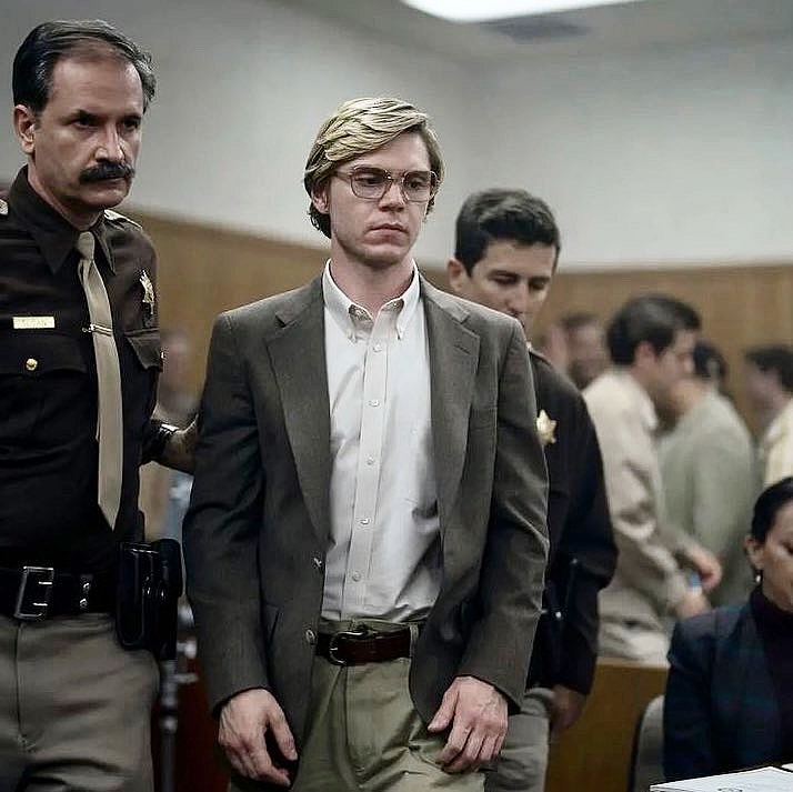 Evan Peters in "Dahmer- Monster: The Jeffrey Dahmer Story"