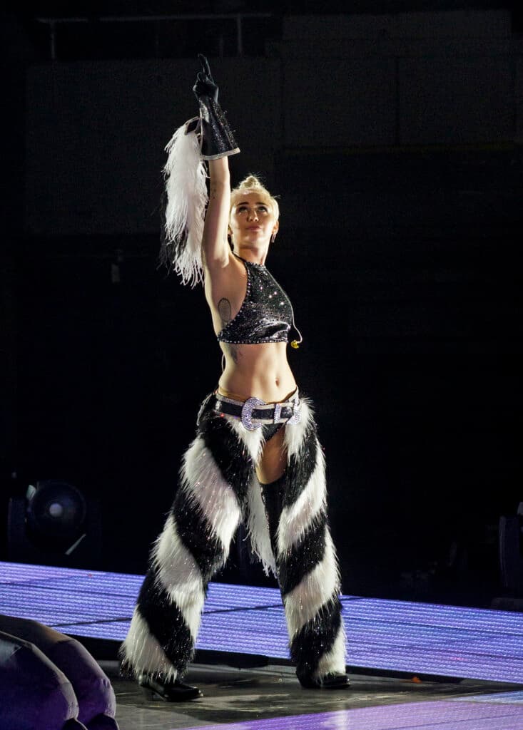 Miley Cyrus angers Twitter by calling COVID-19 "worth it"