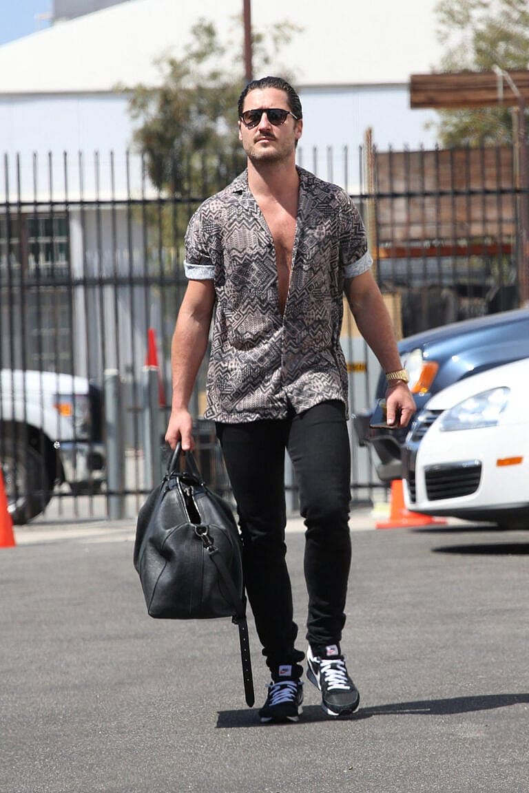 Val Chmerkovskiy Reveals Approach For Dealing With The ‘DWTS’ Ringer Comments 2 Val Chmerkovskiy swaggers into dance practice