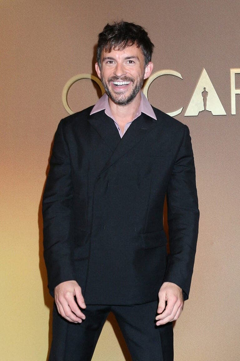 Jonathan Bailey on the red carpet