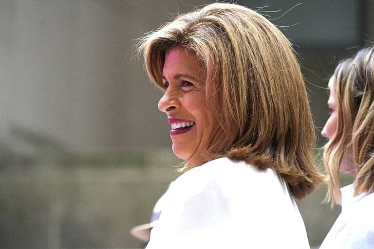 Hoda Kotb Gushes About New ‘Connection’ Four Years After Calling Off Engagement 2 Hoda Kotb smiling
