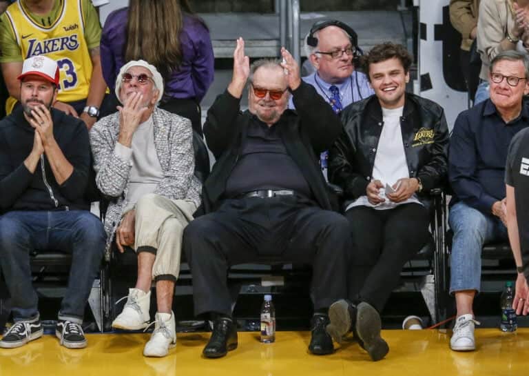 Jack Nicholson attends the game between the Houston Rockets and Los Angeles Lakers on October 20, 2018 at STAPLES Center in Los Angeles, California.