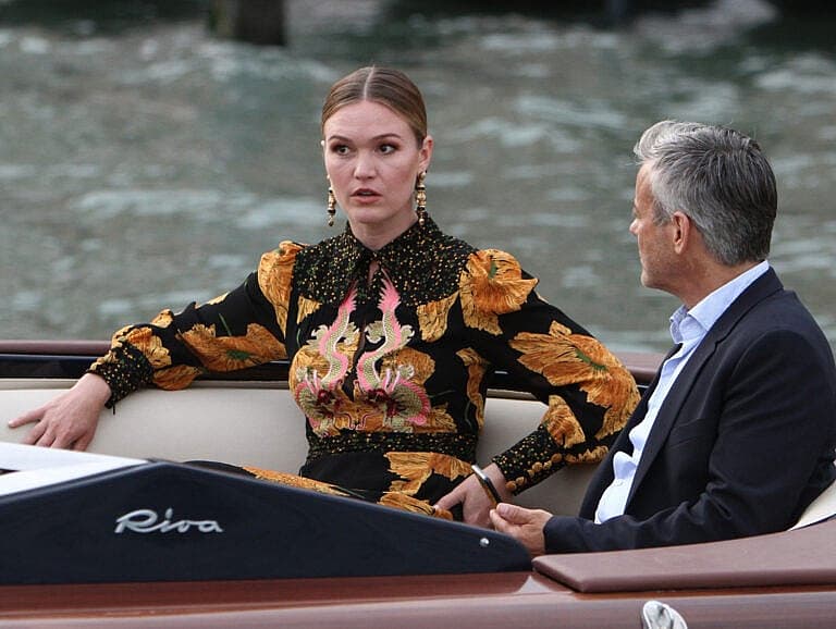 Julia Stiles filming TV serie Riviera in Venice