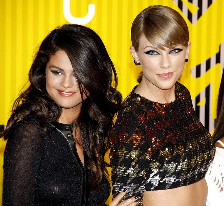 Selena Gomez and Taylor Swift at the 2015 MTV Video Music Awards