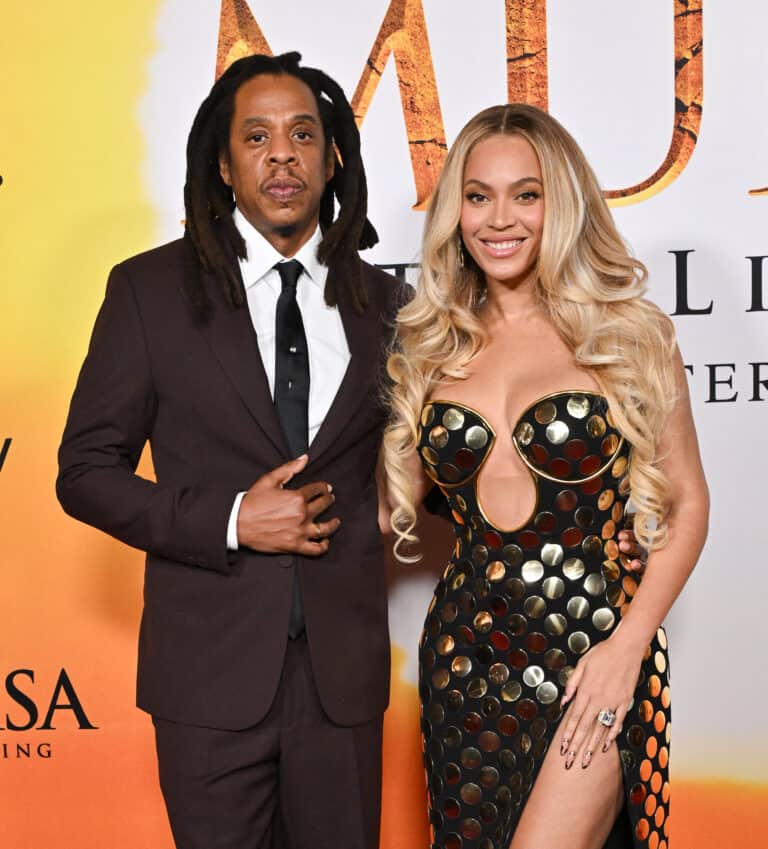 Beyoncé and Jay-Z posing on the red carpet.