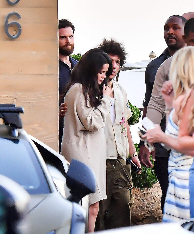 Selena Gomez & Boyfriend Benny Blanco Kiss After A Dinner Date At Nobu In Malibu, CA