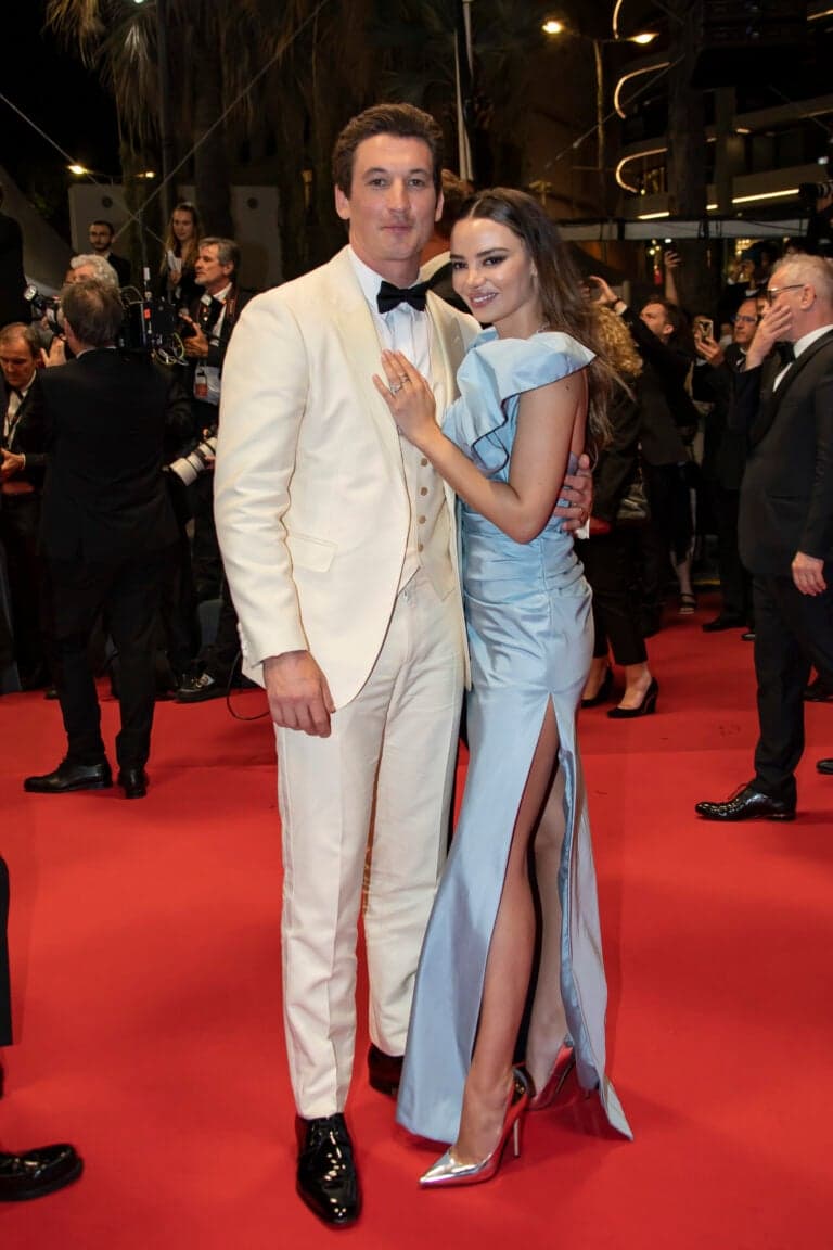 75º Festival Anual de Cinema de Cannes no Palais des Festivals em 18 de maio de 2022 em Cannes. 18 de maio de 2022 Na foto: Miles Teller, Keleigh Sperry. Crédito da foto: KCS Presse / MEGA TheMegaAgency.com +1 888 505 6342 (Mega Agency TagID: MEGA859198_022.jpg) (Foto via Mega Agency)