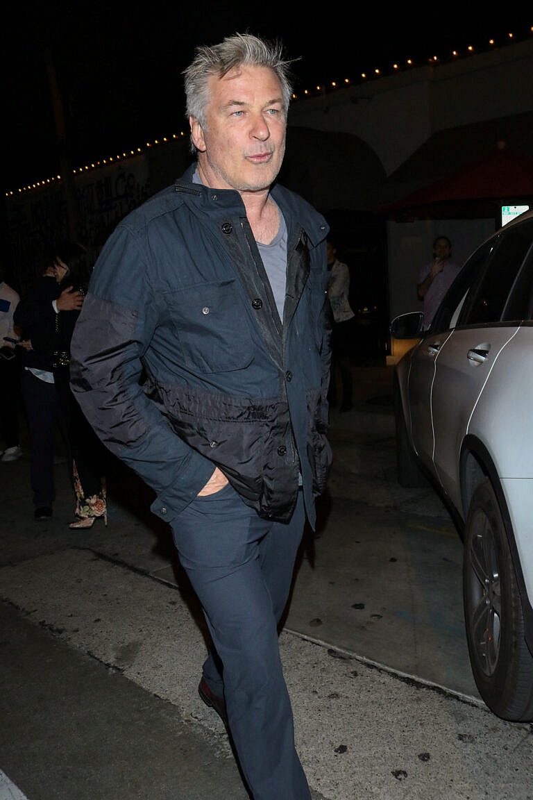 Alec Baldwin e Hilaria Baldwin vão jantar em Los Angeles