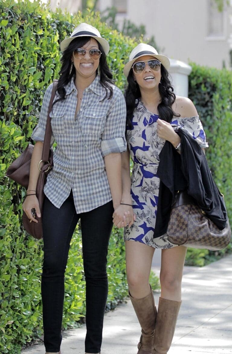 TIA AND TAMERA MOWRY