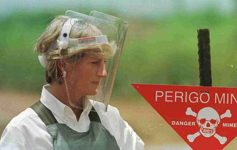 Princess Diana visiting the minefields in Haumbo Angola during her trip to highlight the danagers of Landmines and to support the Red Cross campaign for a world wide ban