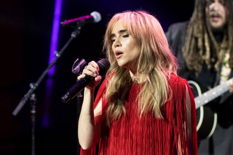 Suki Waterhouse performs at the 2025 AHA's Red Dress Collection