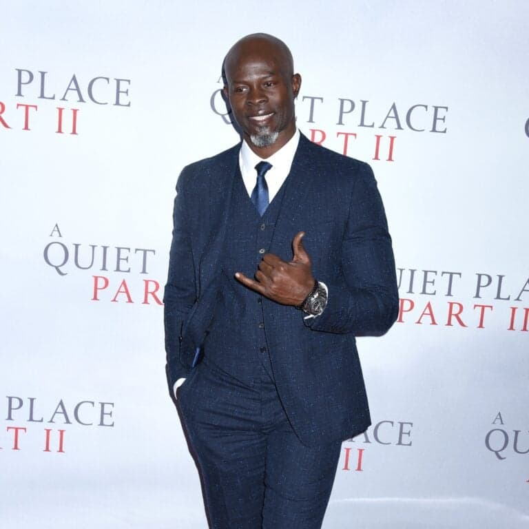 Djimon Hounsou diz que nunca foi bem pago por nenhum filme, ele sente