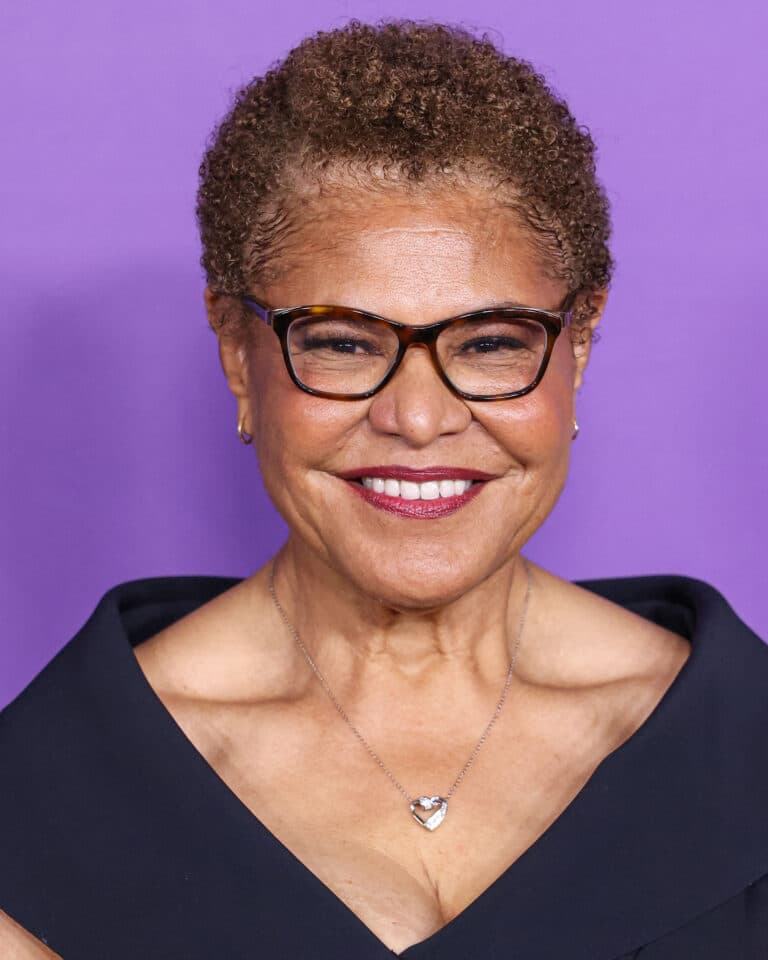 Prefeita Karen Bass no 55º NAACP Image Awards
