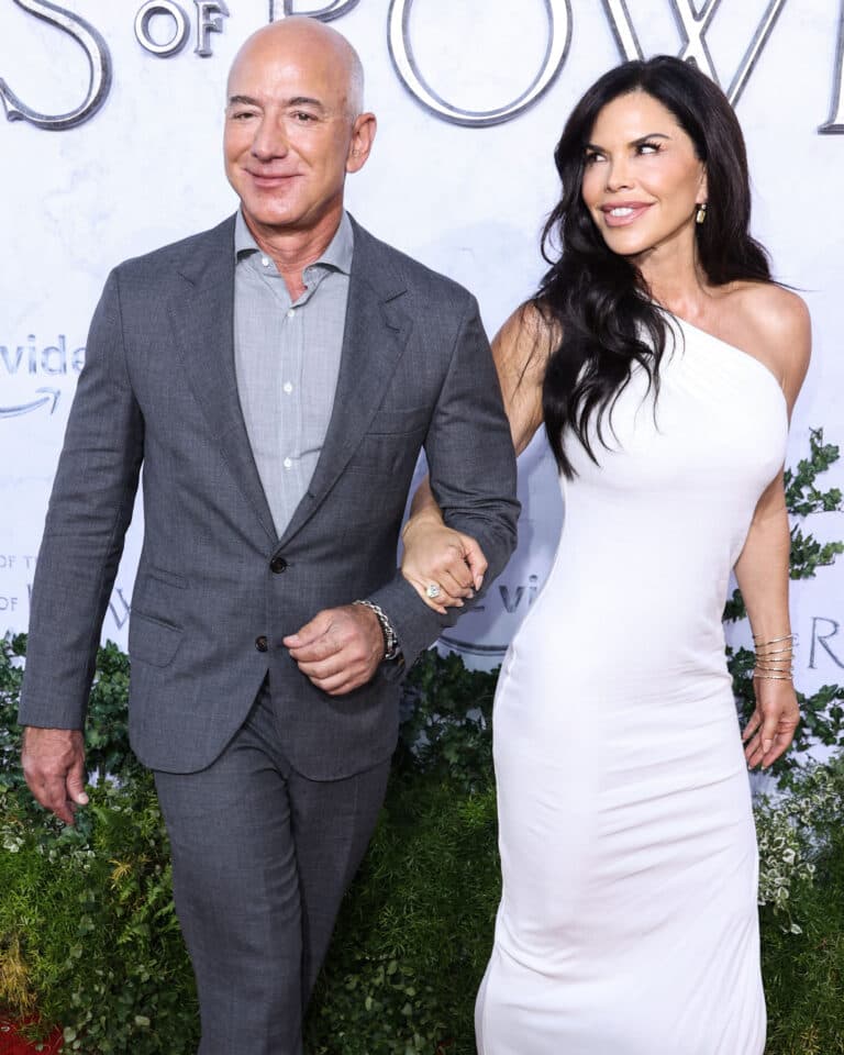 Jeff Bezos and Lauren Sanchez at the Los Angeles Premiere Of Amazon Prime Video's 'The Lord Of The Rings: The Rings Of Power' Season 1