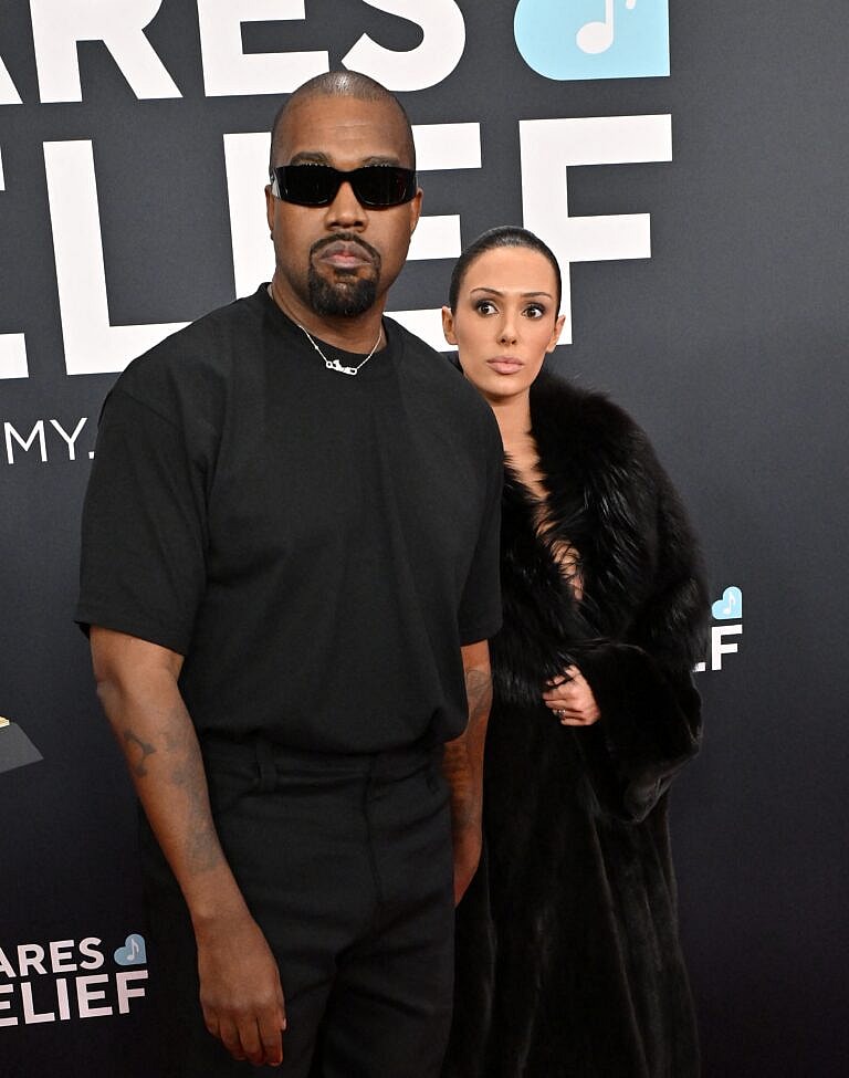 Kanye West e Bianca Censori no 67º Grammy Awards - Chegadas