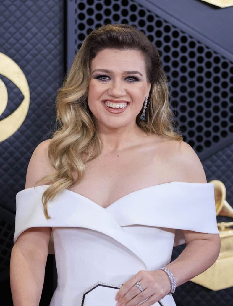 Kelly Clarkson at 2024 Grammy Awards - Arrivals