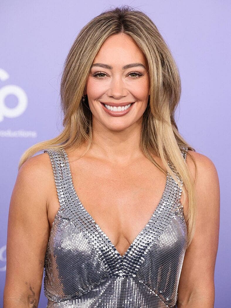 Hilary Duff at 52nd Annual American Music Awards - Arrivals