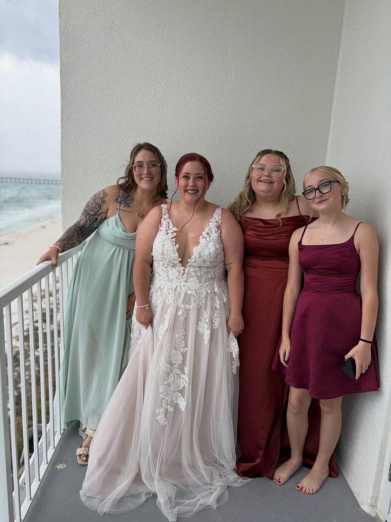 Jessica Shannon posing with her siblings