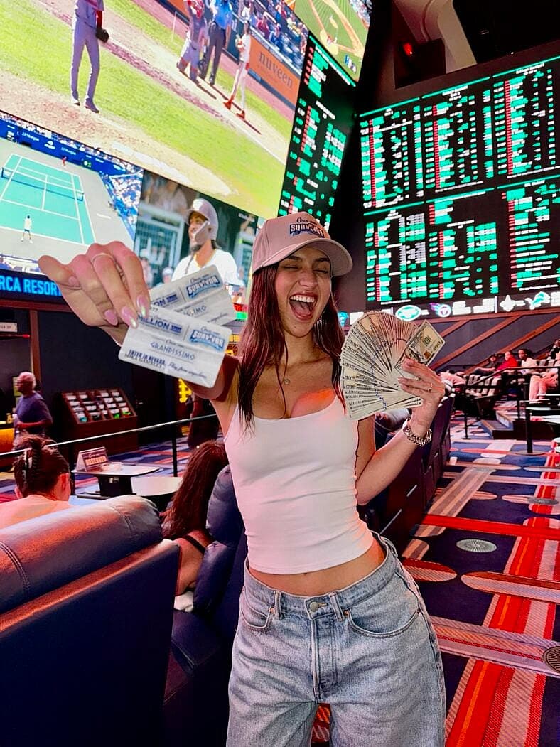 famous-influencer-model-mika-lafuente-circa-sports-las-vegas