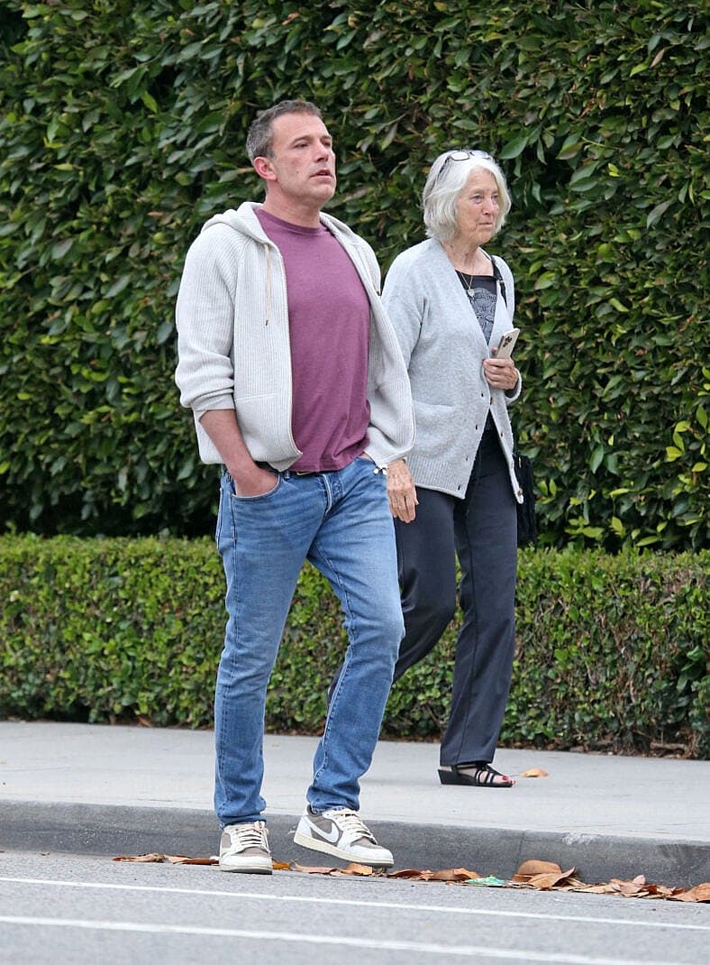 Ben Affleck and Ex Jennifer Garner greet Ben's mom Christopher Anne "Chris" Boldt in Santa Monica