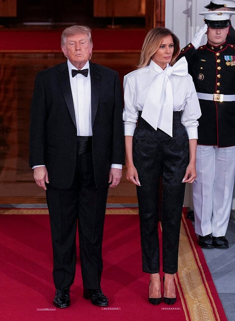 Donald Trump and Melania Trump welcome the President of China