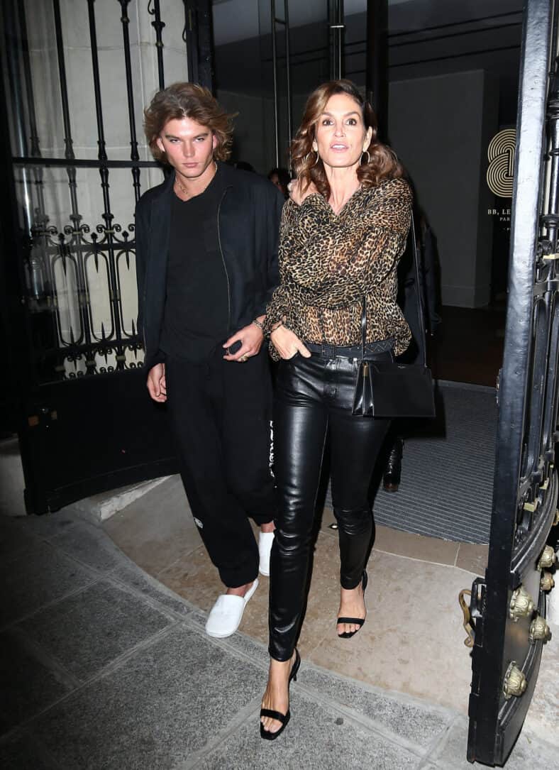 Cindy Crawford and her son Presley Walker Gerber had diner at BB restaurant
