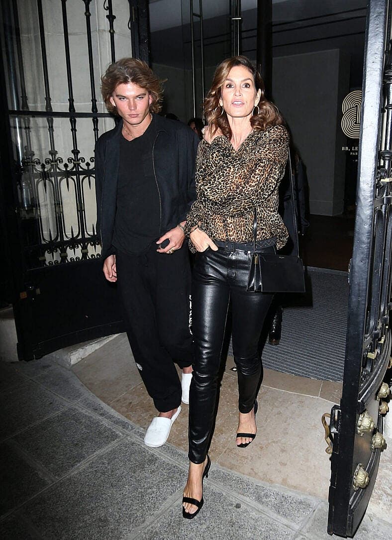 Cindy Crawford and her son Presley Walker Gerber had diner at BB restaurant