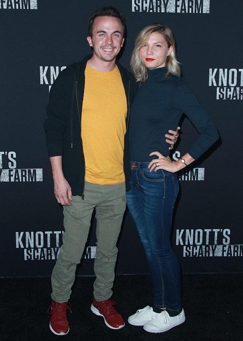 Frankie Muniz posing on the red carpet with his soon-to-be ex-wife.